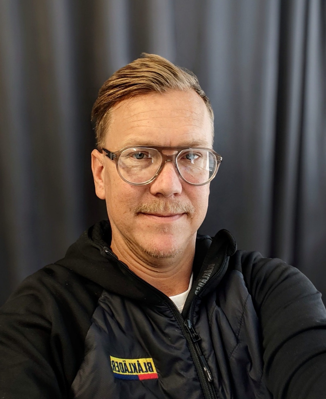 Porträtt av Tommi Reinikainen på SEEL Energy